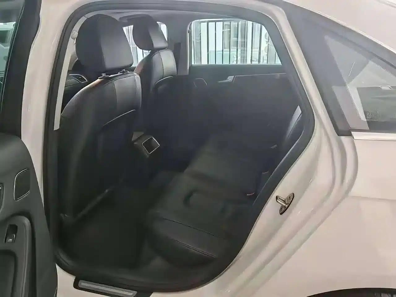 Audi A4L 2012 2.0 TFSI Automatic Comfort — миниатюра 6