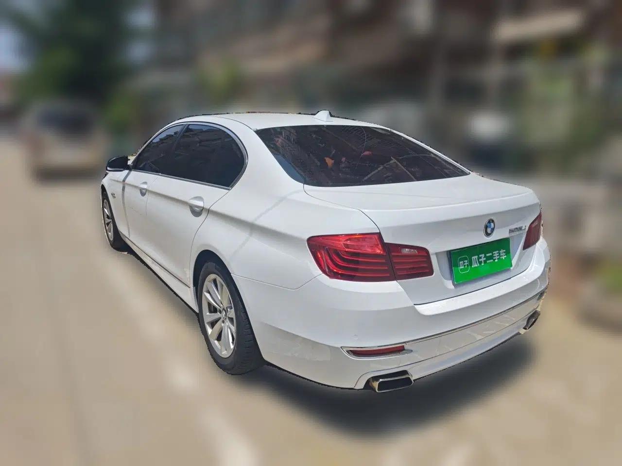 BMW 5 Series 2017 520Li Elegant Edition — миниатюра 4