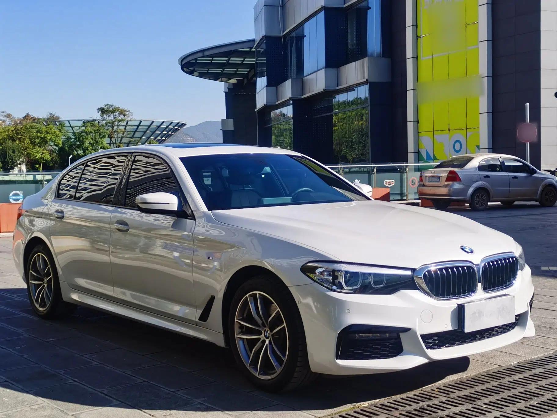 BMW 5 Series 2019 525Li M Sport Package — миниатюра 4