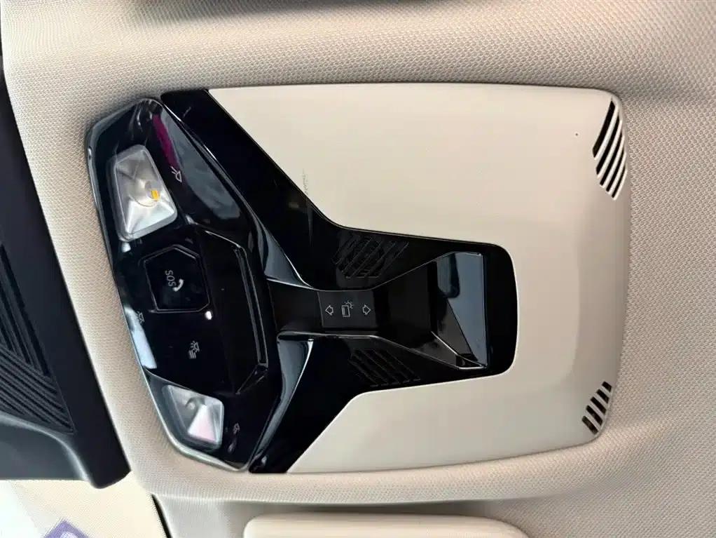 2023 BMW X1 sDrive20Li X Design Package — миниатюра 14