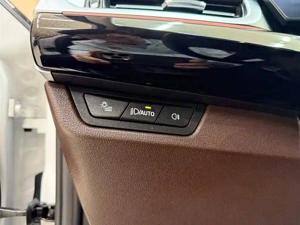 2023 BMW X1 sDrive20Li X Design Package — миниатюра 9
