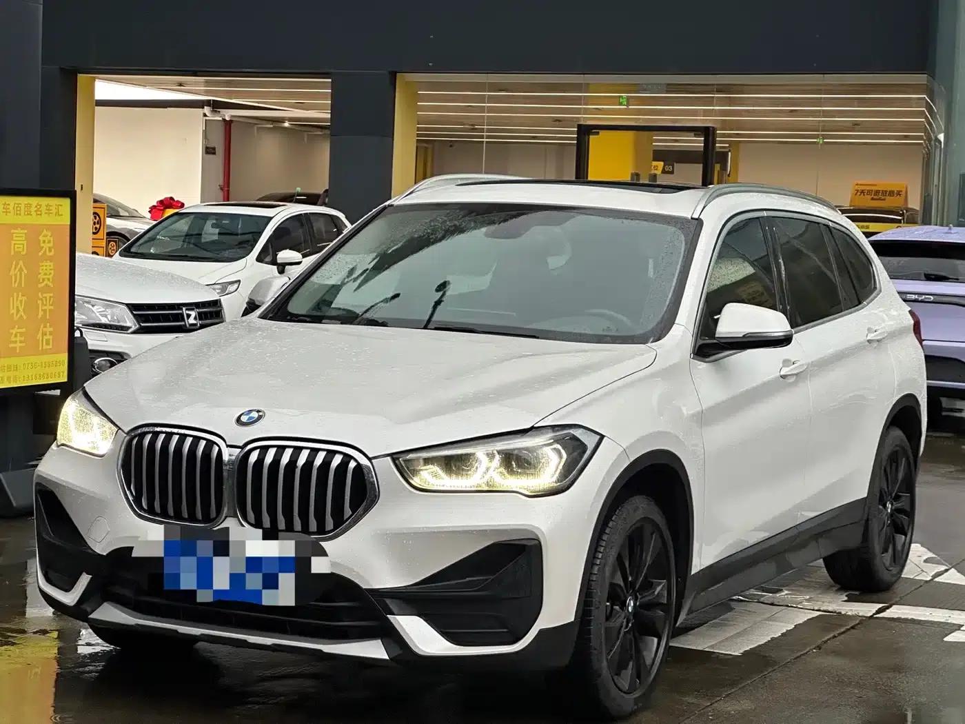 BMW X1 2021 Facelift sDrive20Li Fashion Edition — миниатюра 1