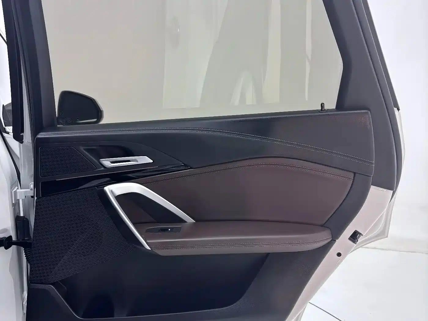 2023 BMW X1 sDrive20Li X Design Package — миниатюра 18