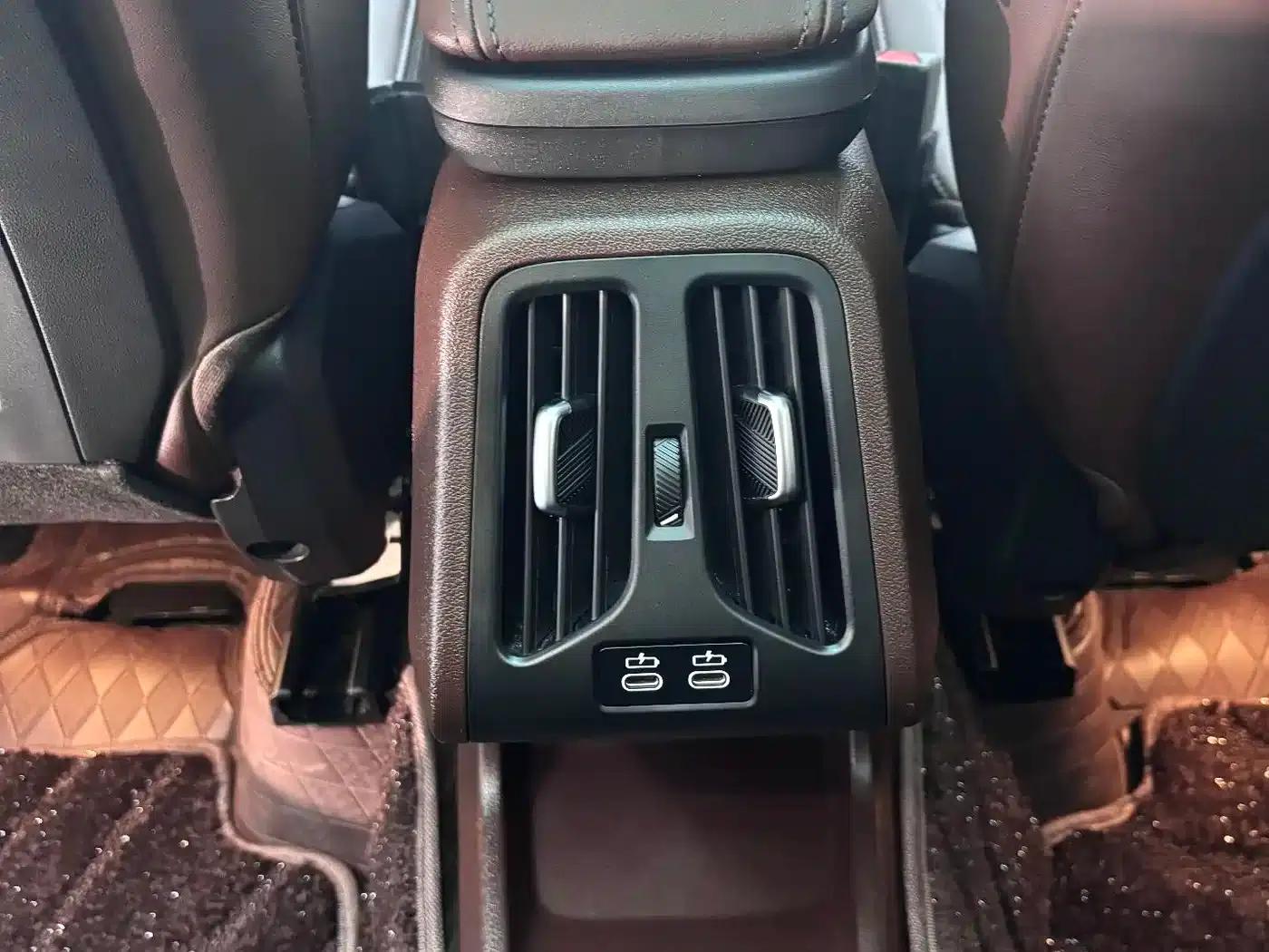 2023 BMW X1 sDrive20Li X Design Package — миниатюра 23