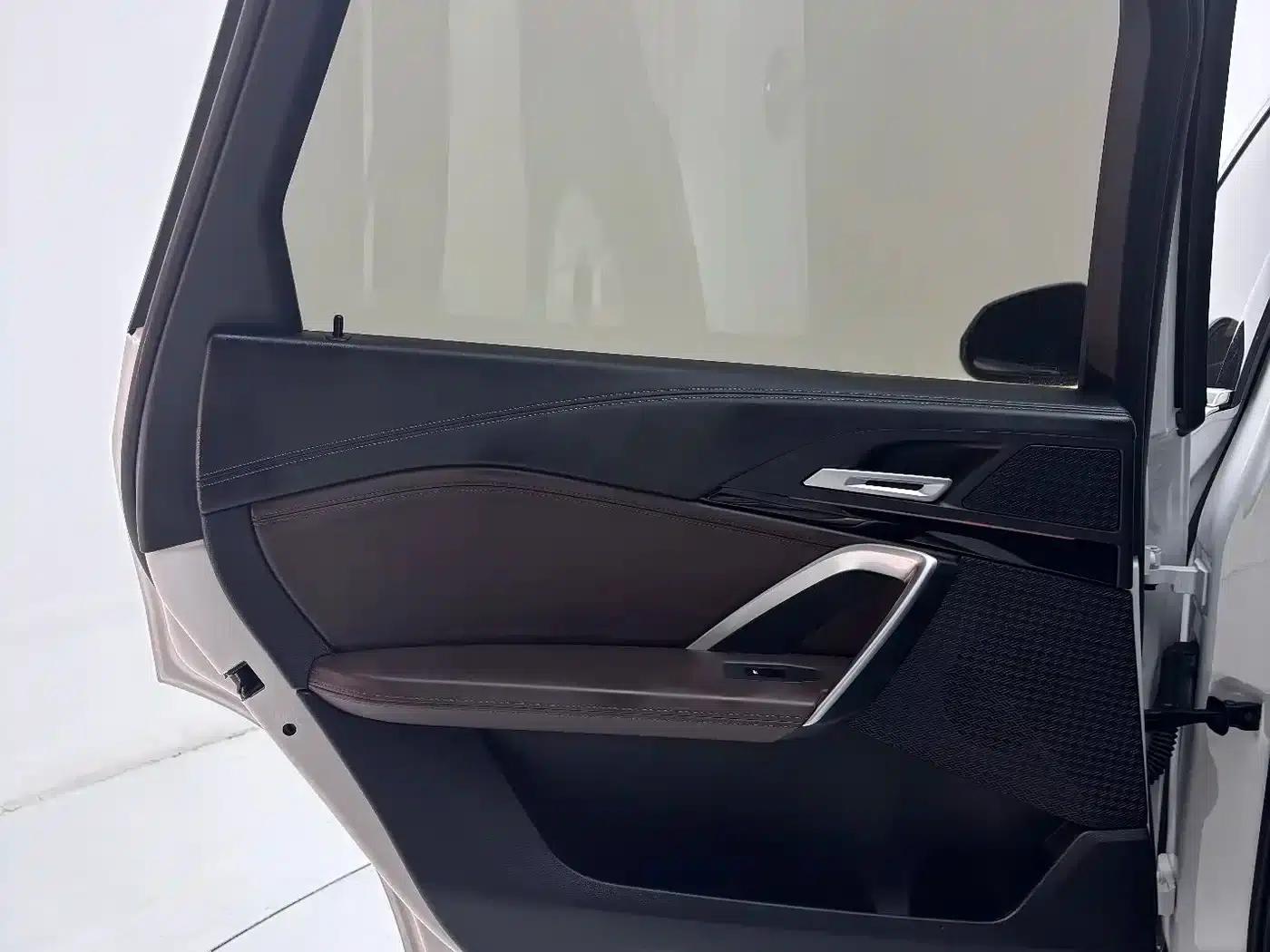2023 BMW X1 sDrive20Li X Design Package — миниатюра 27