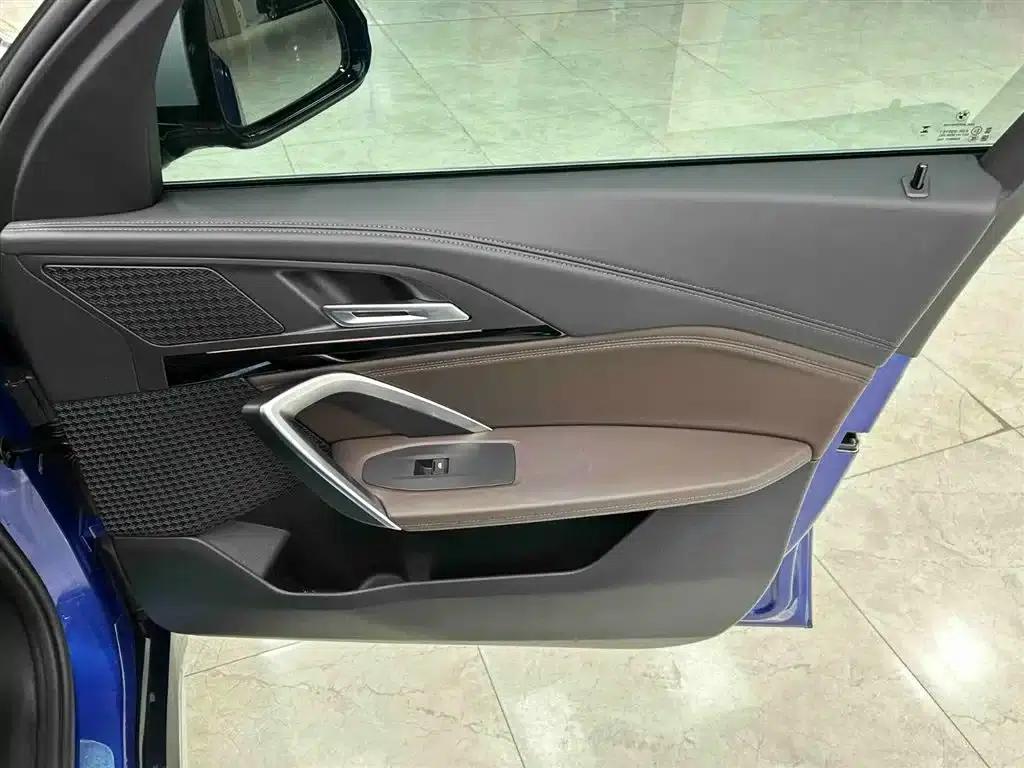 2023 BMW X1 sDrive20Li X Design Package — миниатюра 12