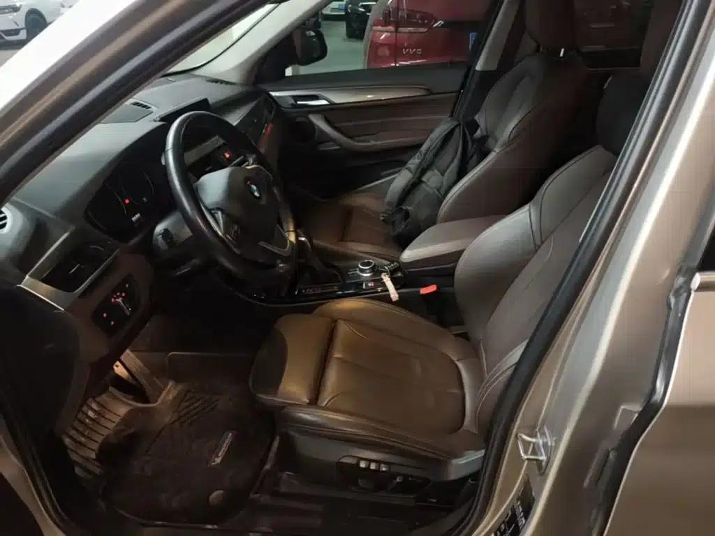 BMW X1 2019 xDrive20Li Premium — миниатюра 15