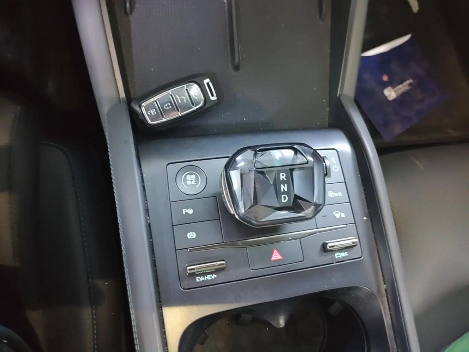 BYD Qin L 2025 DM-i Smart Drive 80KM Superior Model — миниатюра 16