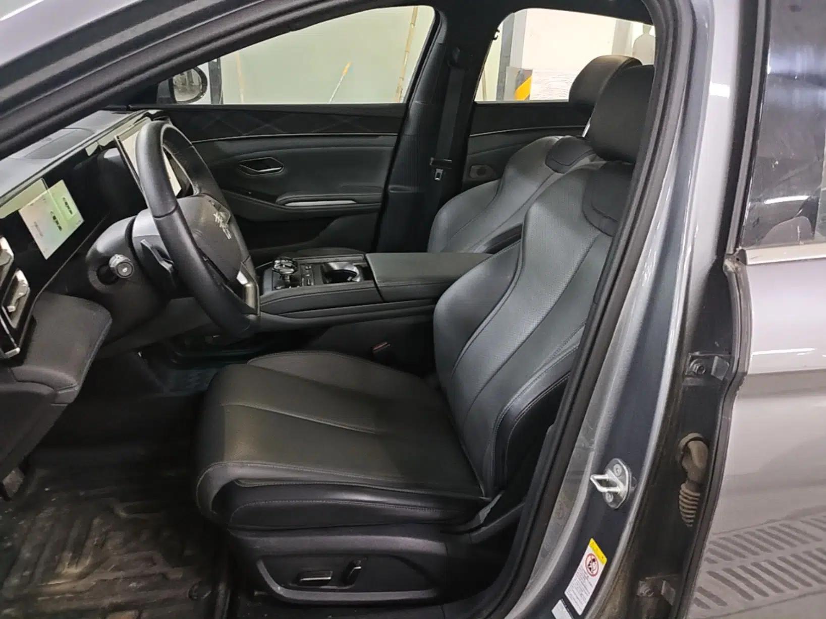 BYD Qin L 2025 DM-i Smart Drive 80KM Superior Model — миниатюра 17