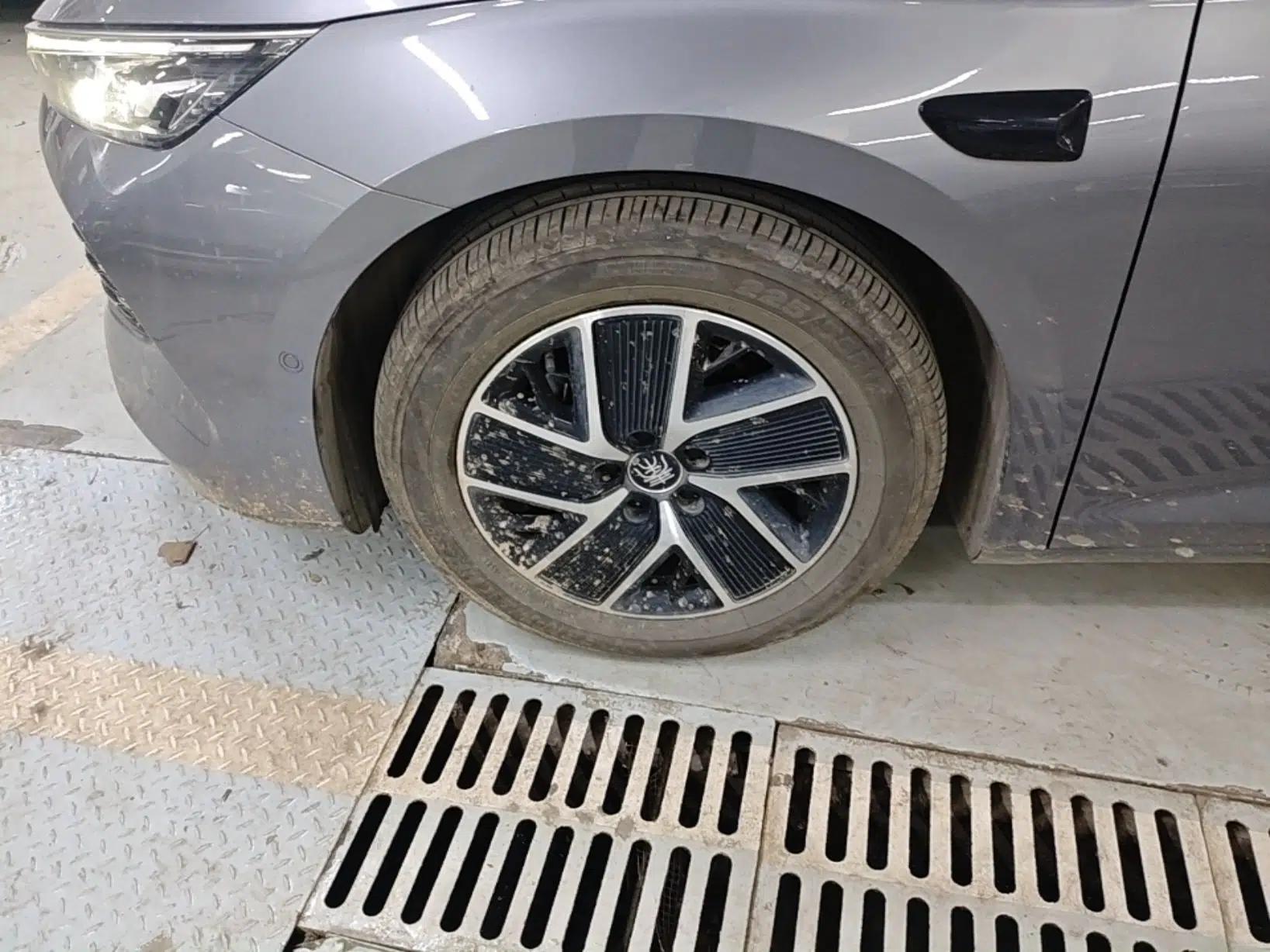 BYD Qin L 2025 DM-i Smart Drive 80KM Superior Model — миниатюра 10