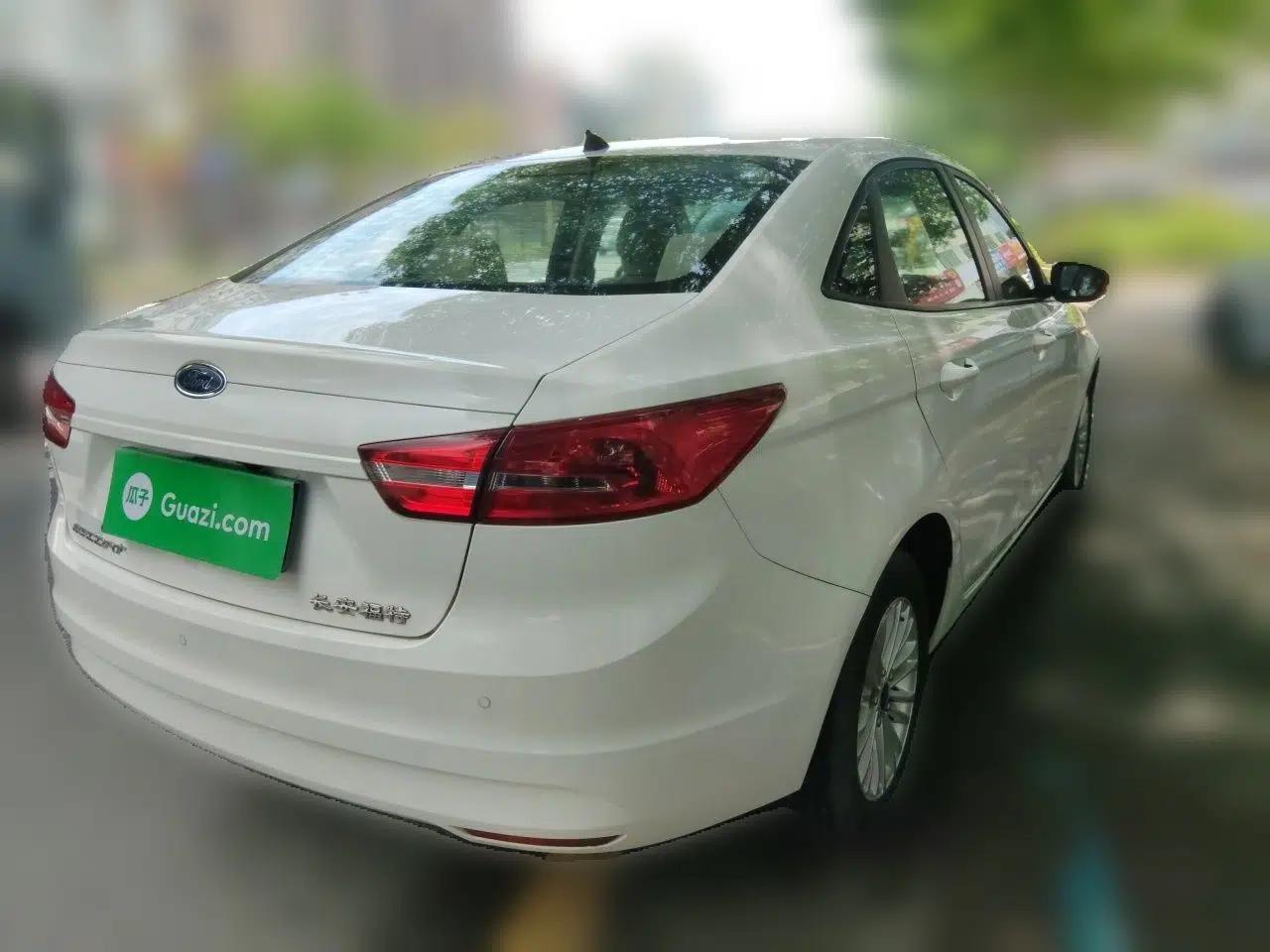 Ford Escort 2017 Revised Version 1.5L Automatic Comfort Edition — миниатюра 6