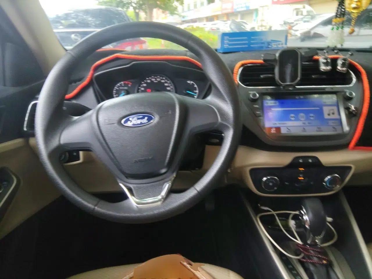 Ford Escort 2017 Revised Version 1.5L Automatic Comfort Edition — миниатюра 10
