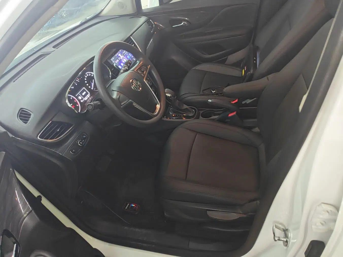 Buick Encore 2017 18T Automatic Two-Wheel Drive Urban Fashion Model — миниатюра 17