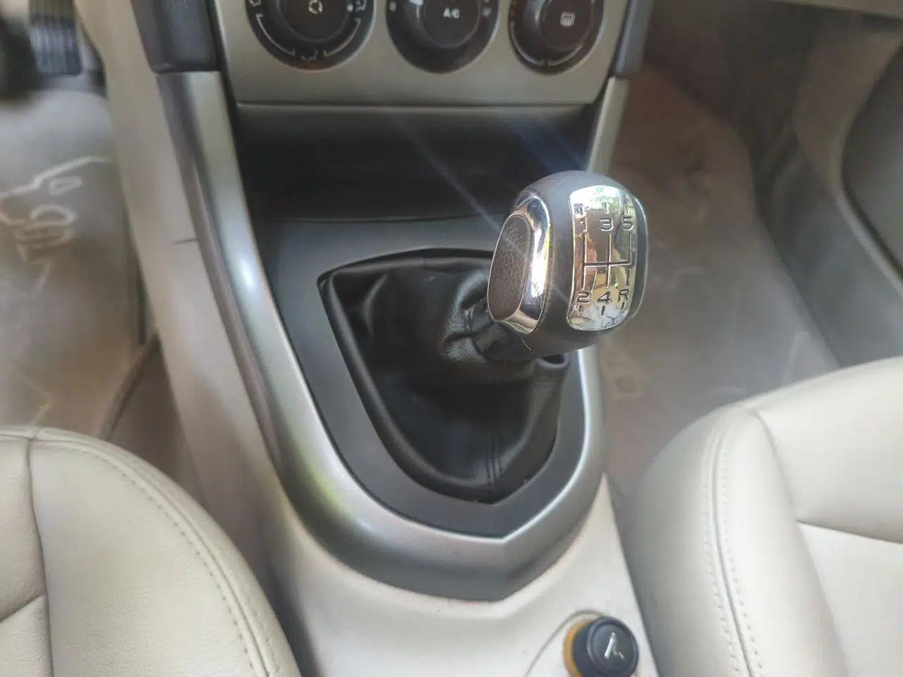 Peugeot 408 2011 1.6L Manual Comfort Edition — миниатюра 14