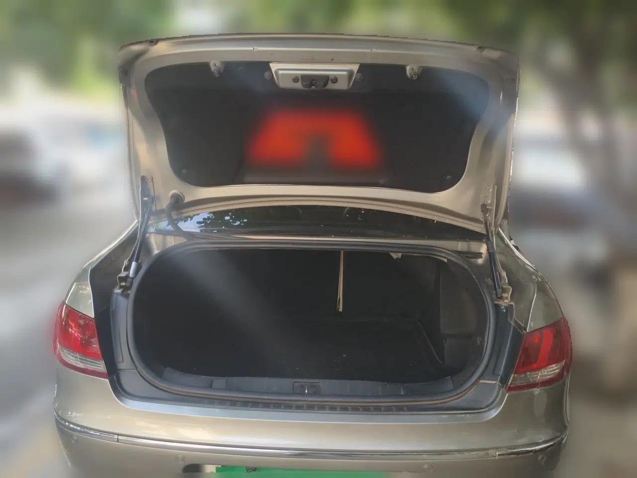 Peugeot 408 2011 1.6L Manual Comfort Edition — миниатюра 19