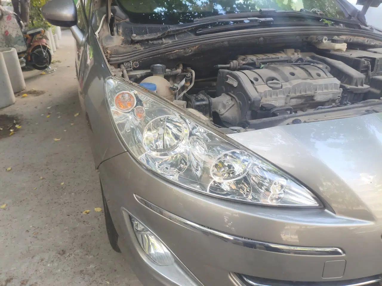 Peugeot 408 2011 1.6L Manual Comfort Edition — миниатюра 7