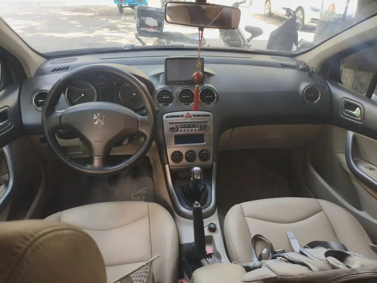 Peugeot 408 2011 1.6L Manual Comfort Edition — миниатюра 9