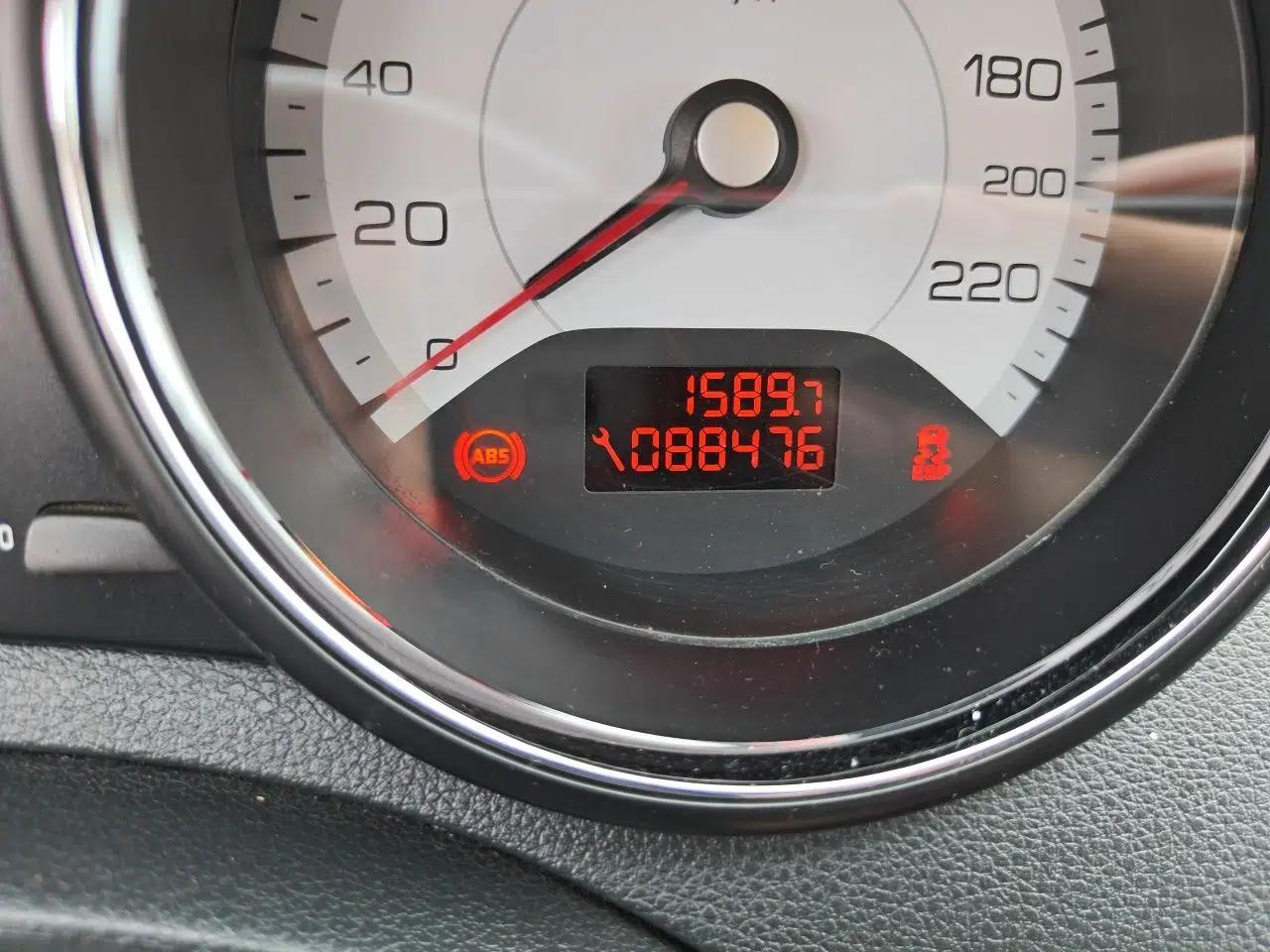 Peugeot 408 2011 2.0L Manual Comfort Edition — миниатюра 12