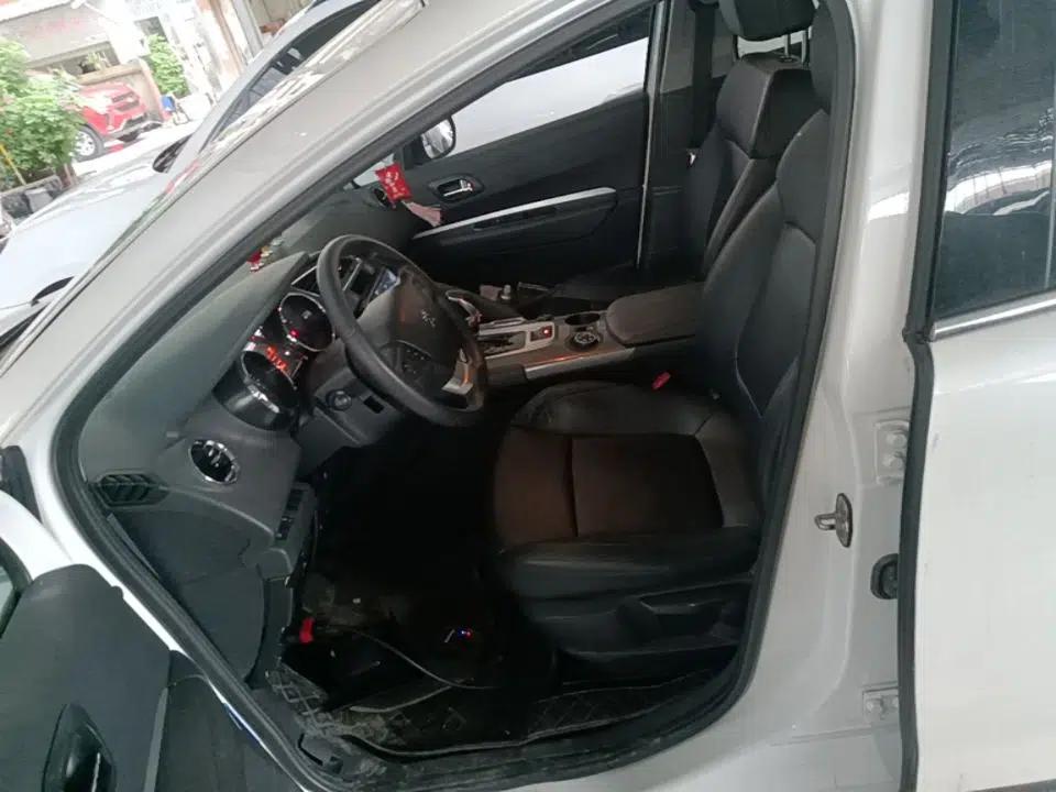 Peugeot 3008 2019 350THP Automatic Leading Edition — миниатюра 17