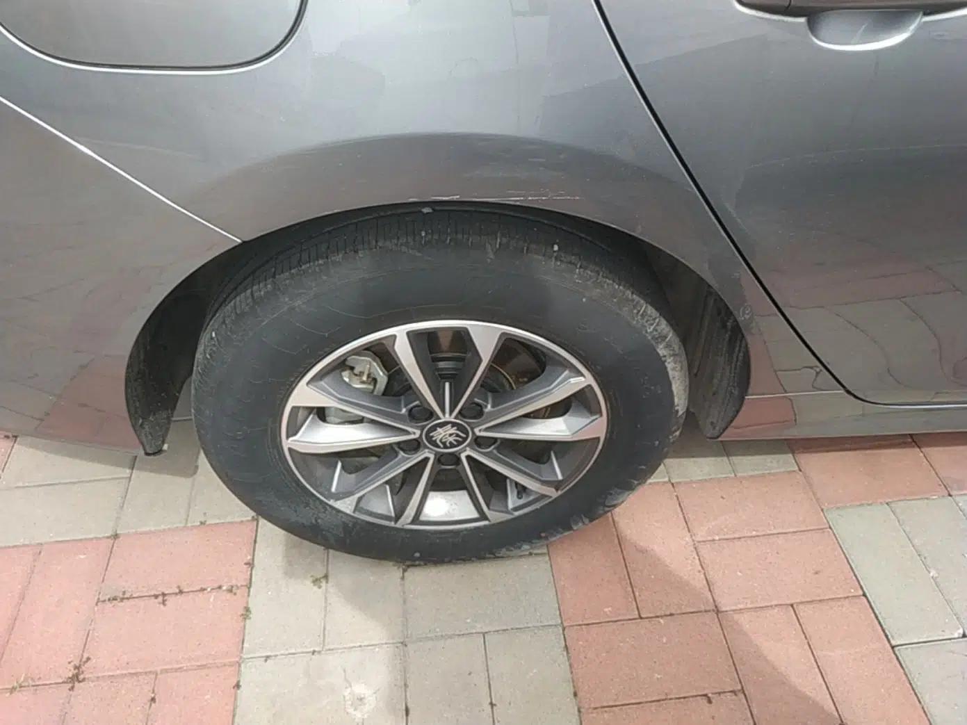 BYD Qin PLUS 2024 HONOR Edition DM-i 55KM Leading Model — миниатюра 11