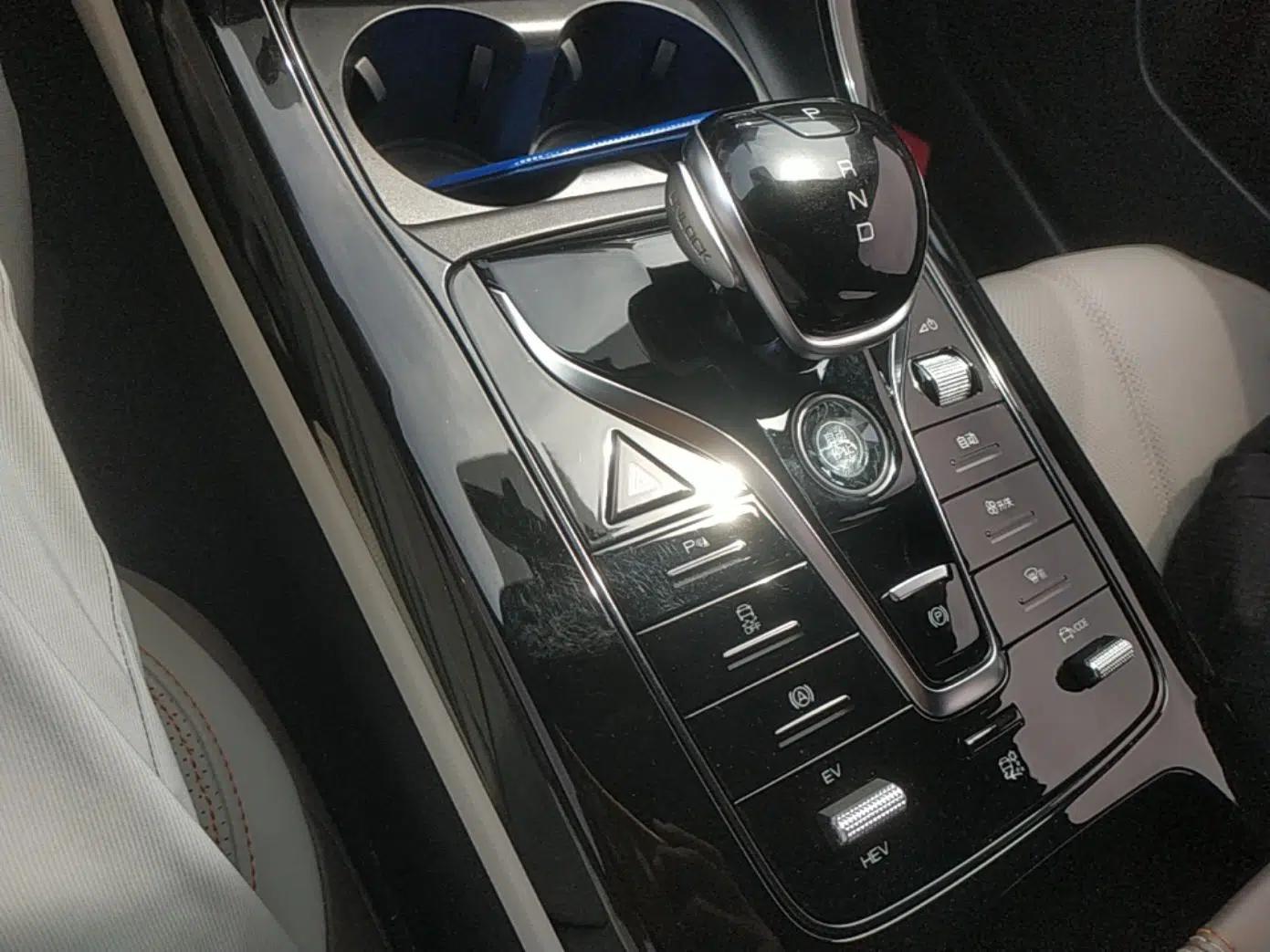 BYD Qin PLUS 2024 HONOR Edition DM-i 55KM Leading Model — миниатюра 16