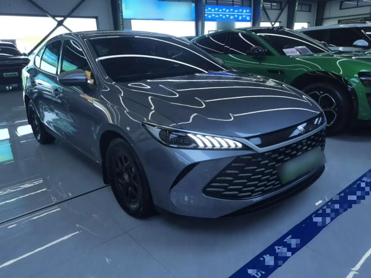 BYD Qin PLUS 2025 DM-i Smart Drive 55KM Leading Model — миниатюра 3