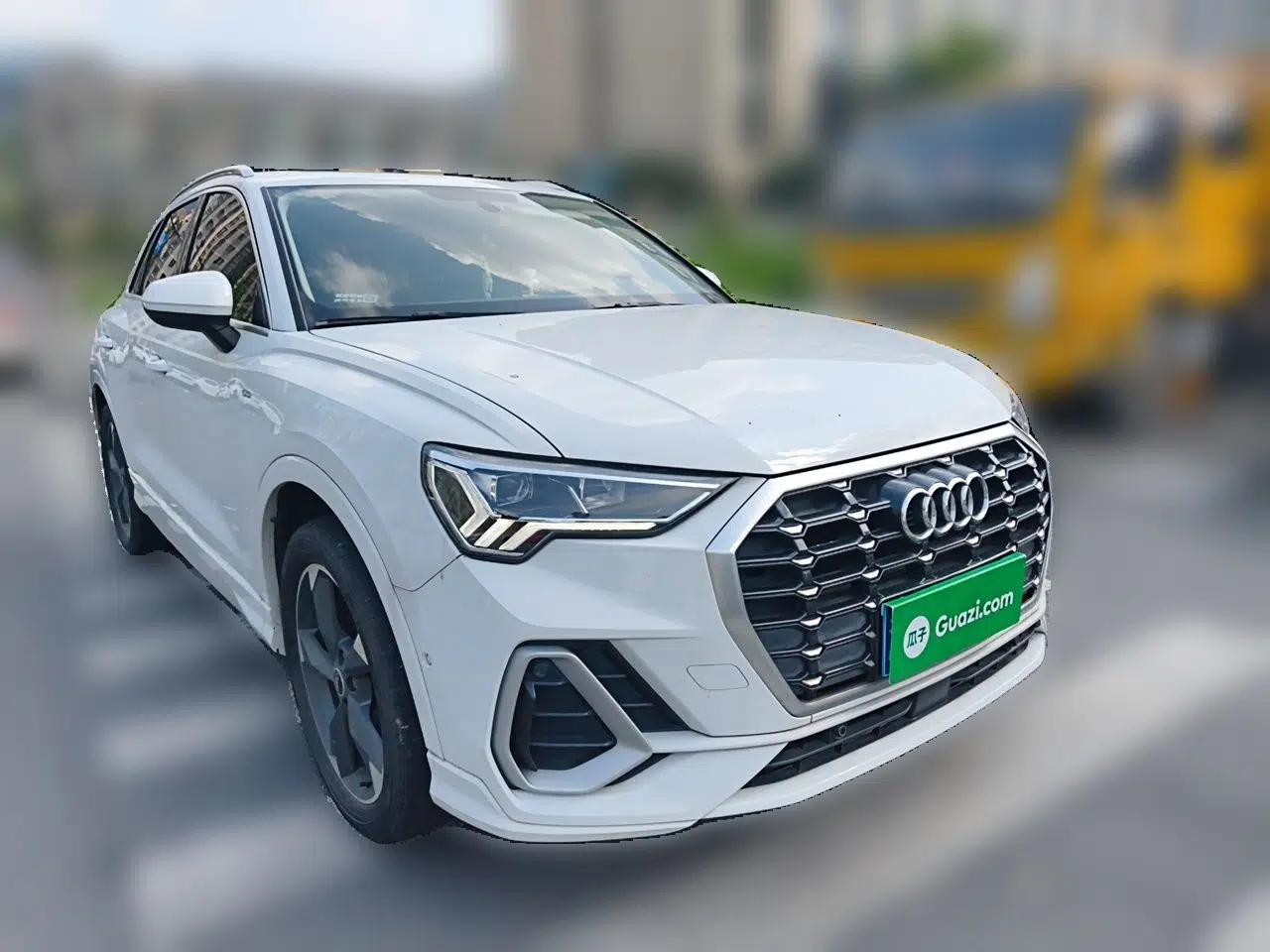 Audi Q3 2021 35 TFSI Fashion Dynamic Model — миниатюра 3