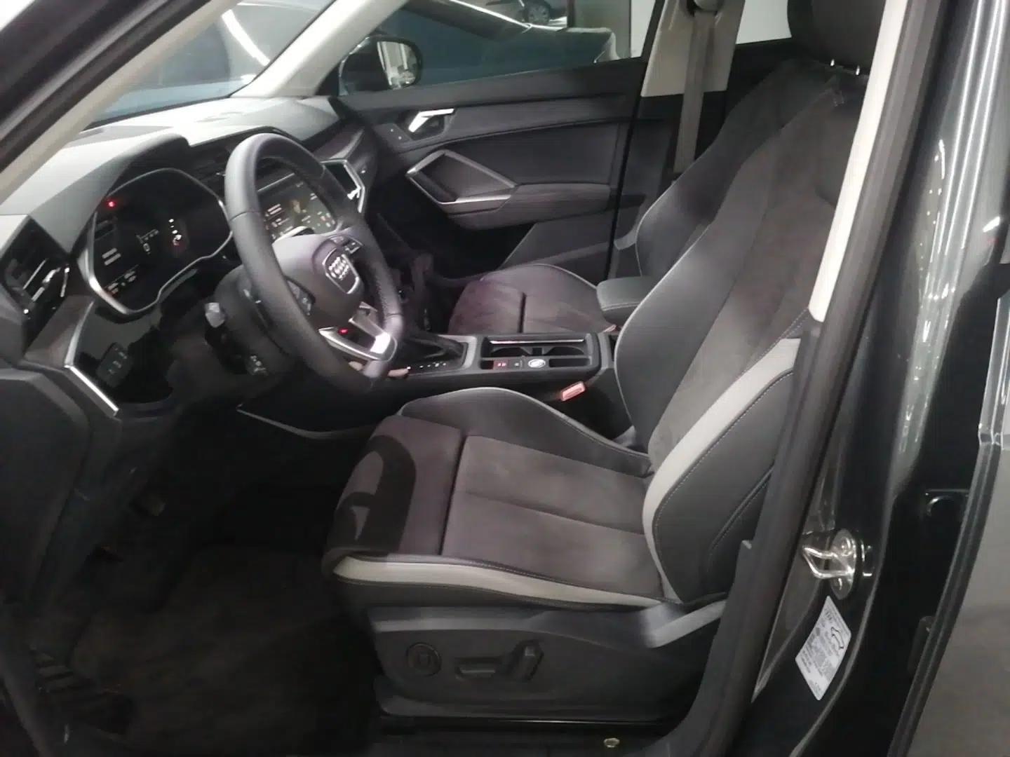 Audi Q3 2023 35 TFSI Fashion Dynamic Model (1.4T) — миниатюра 22