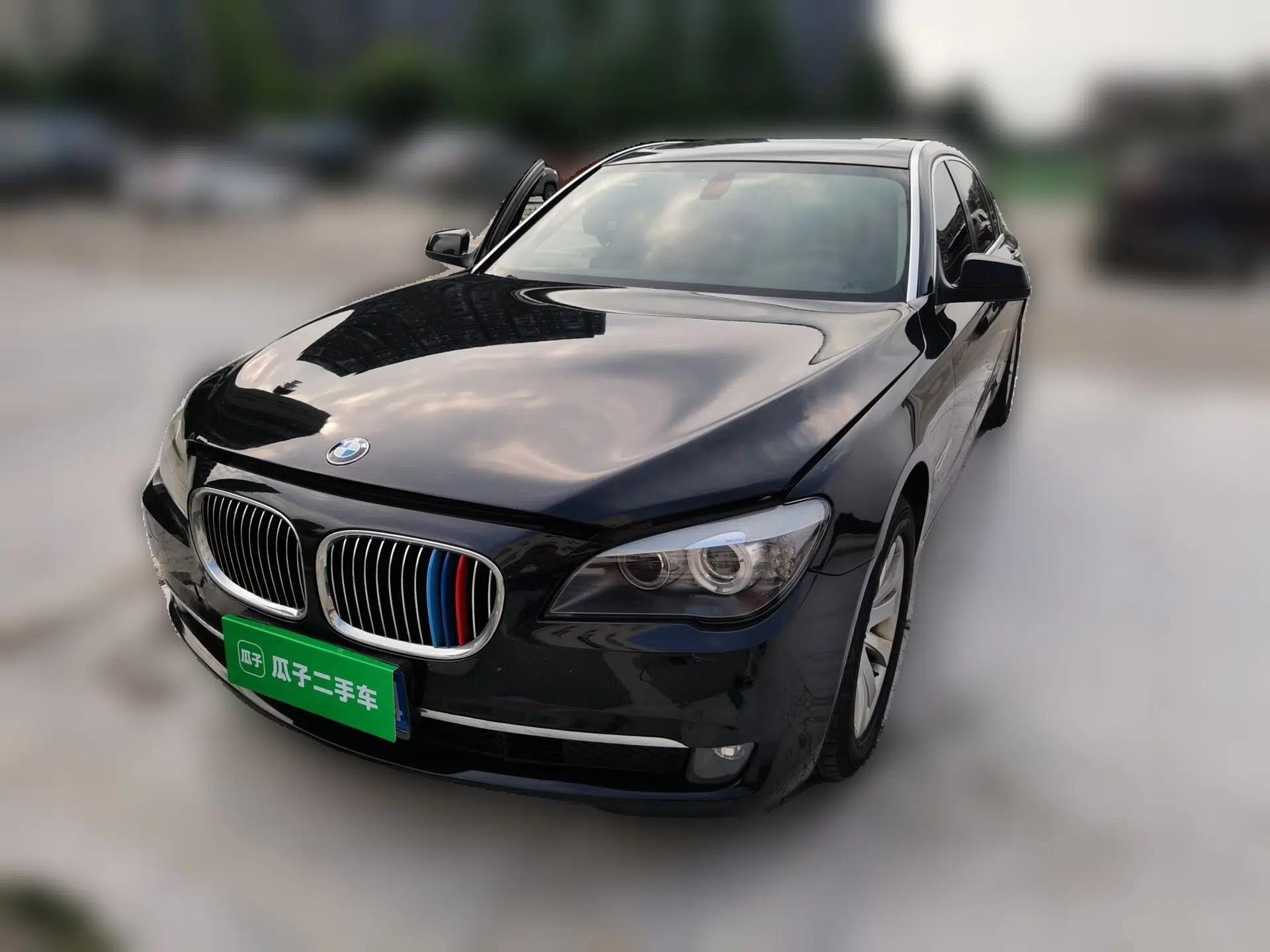BMW 7 Series 2011 730Li Elegant Model — миниатюра 1
