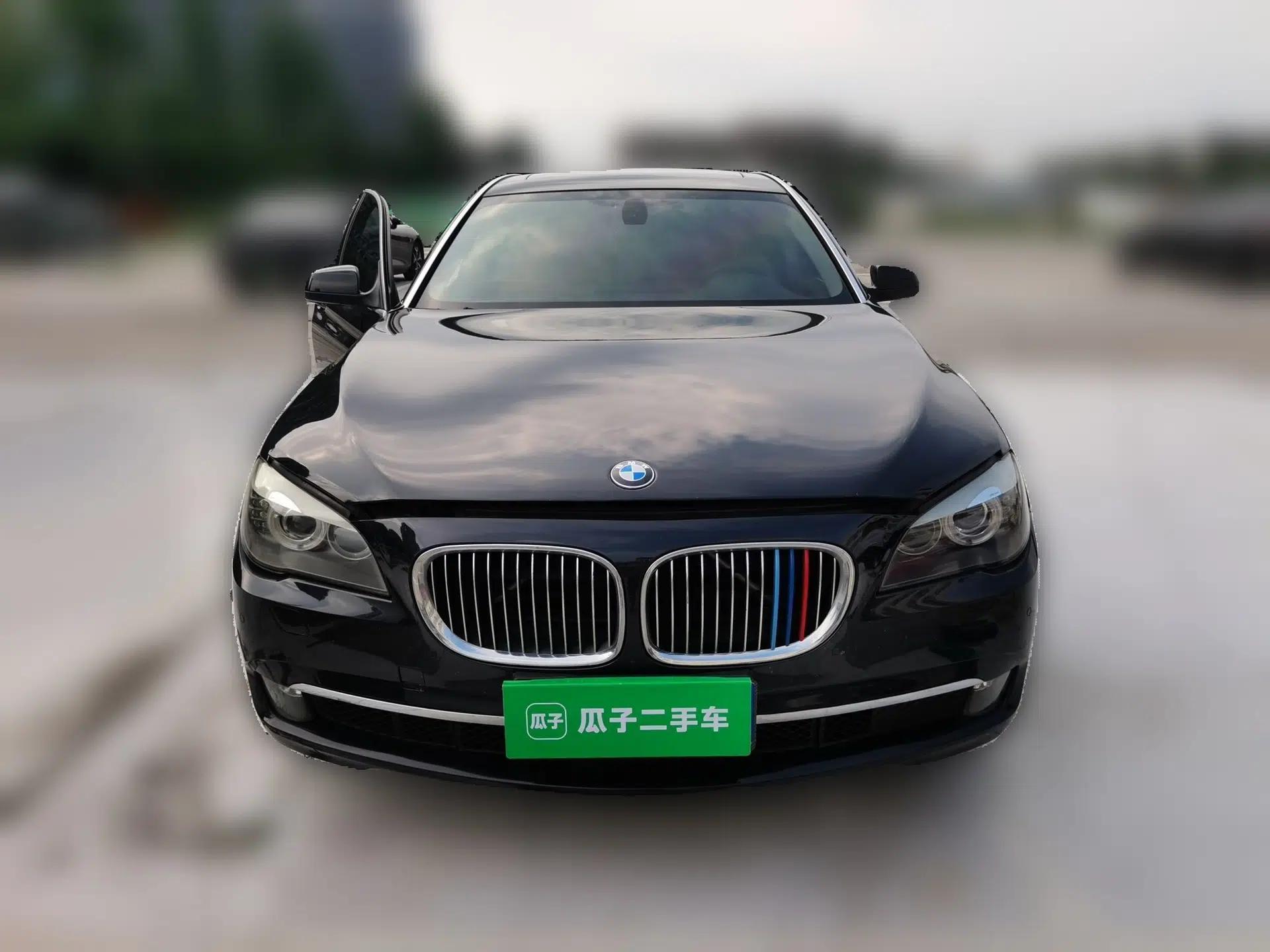 BMW 7 Series 2011 730Li Elegant Model — миниатюра 2