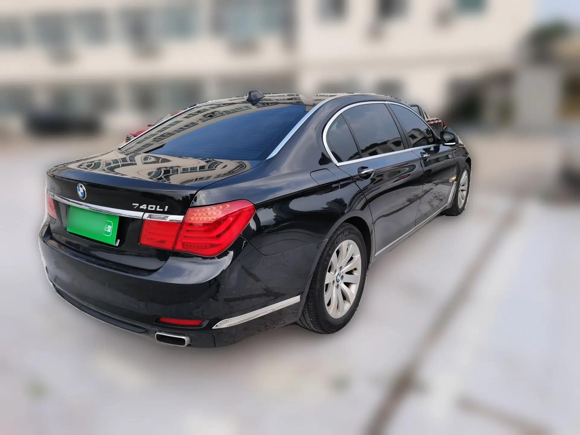 BMW 7 Series 2011 730Li Elegant Model — миниатюра 6