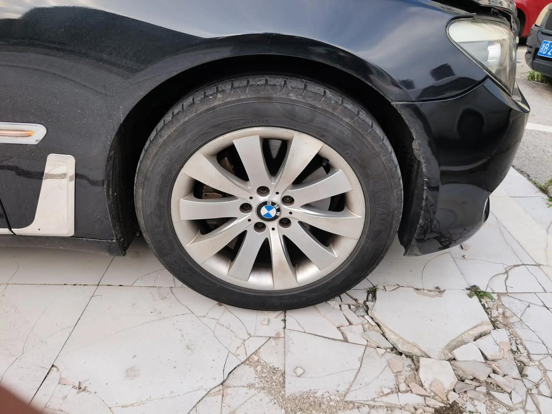 BMW 7 Series 2011 730Li Elegant Model — миниатюра 8