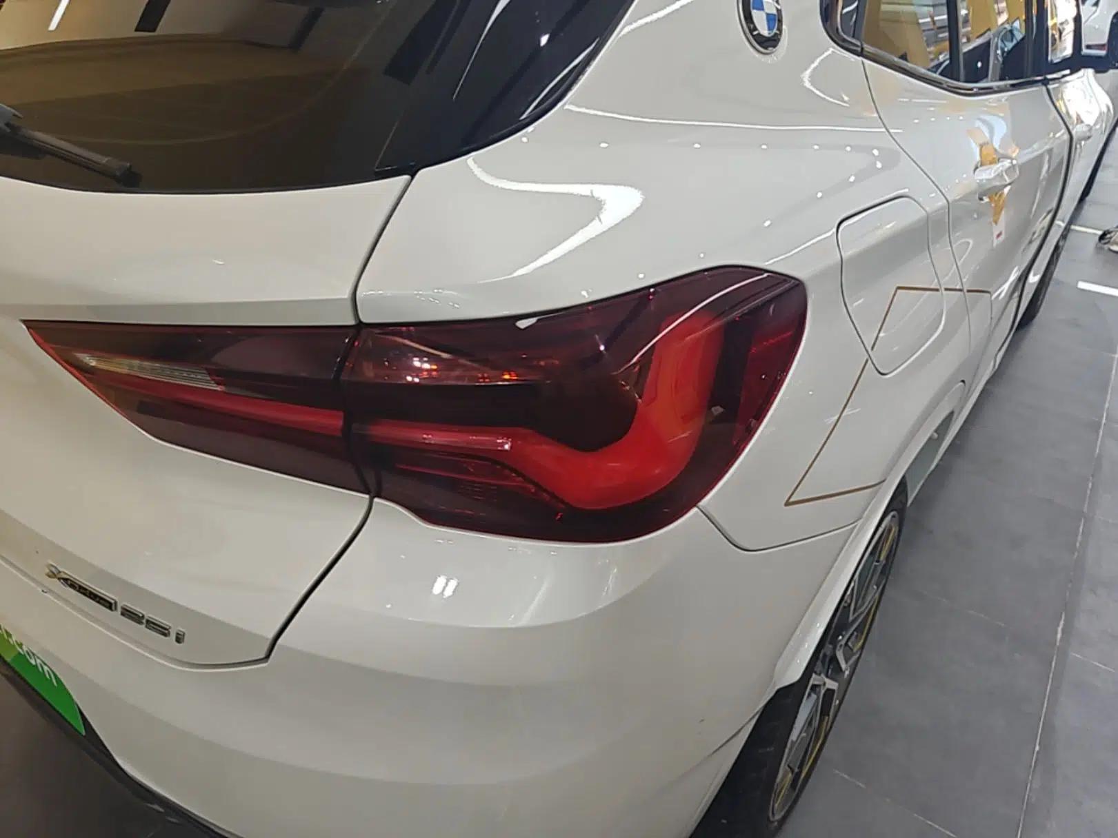 BMW X2 2023 xDrive 25i Shining Edition — миниатюра 9