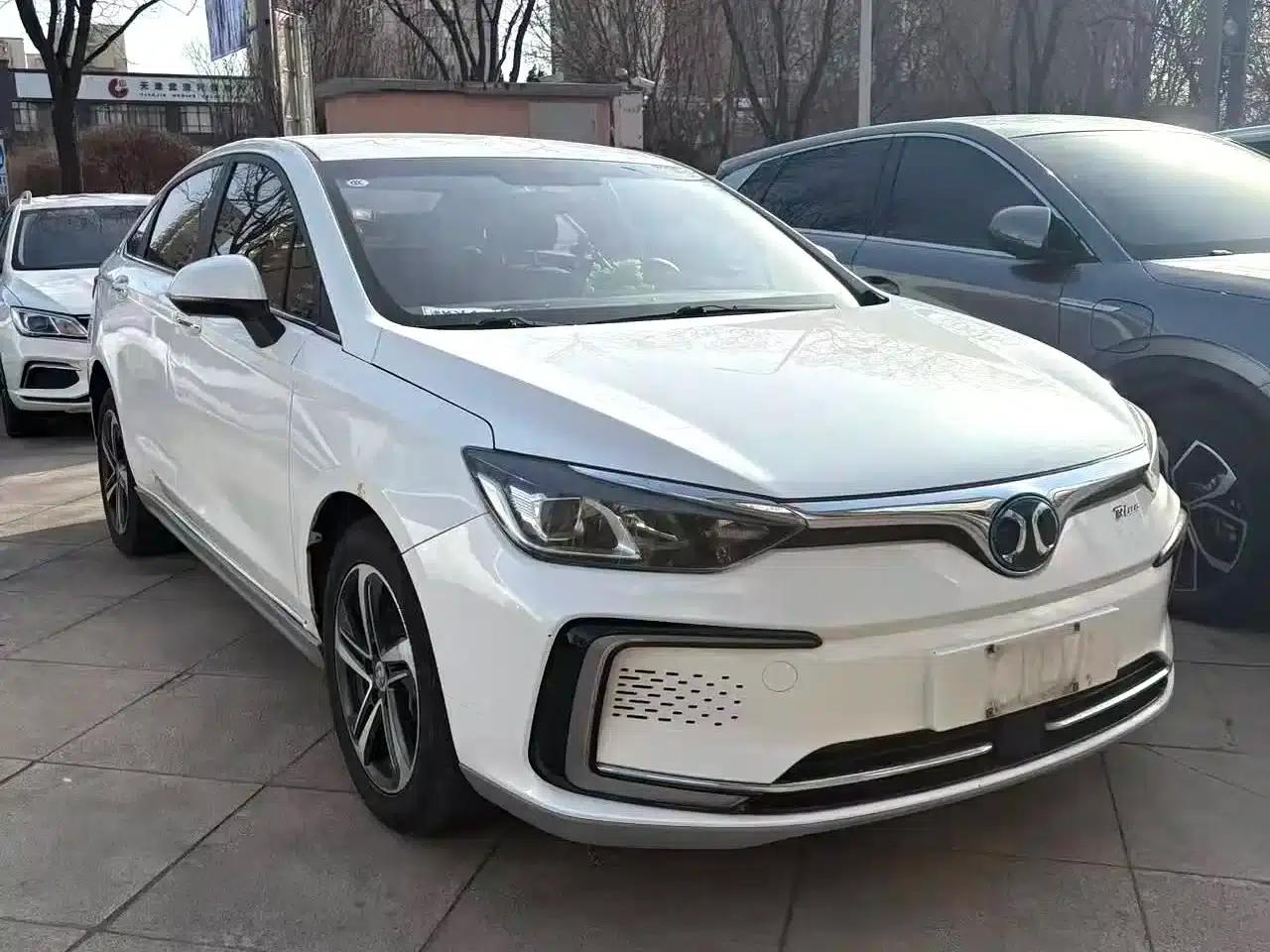 Beijing EU5 2018 R500 Smart Wind Edition — миниатюра 2