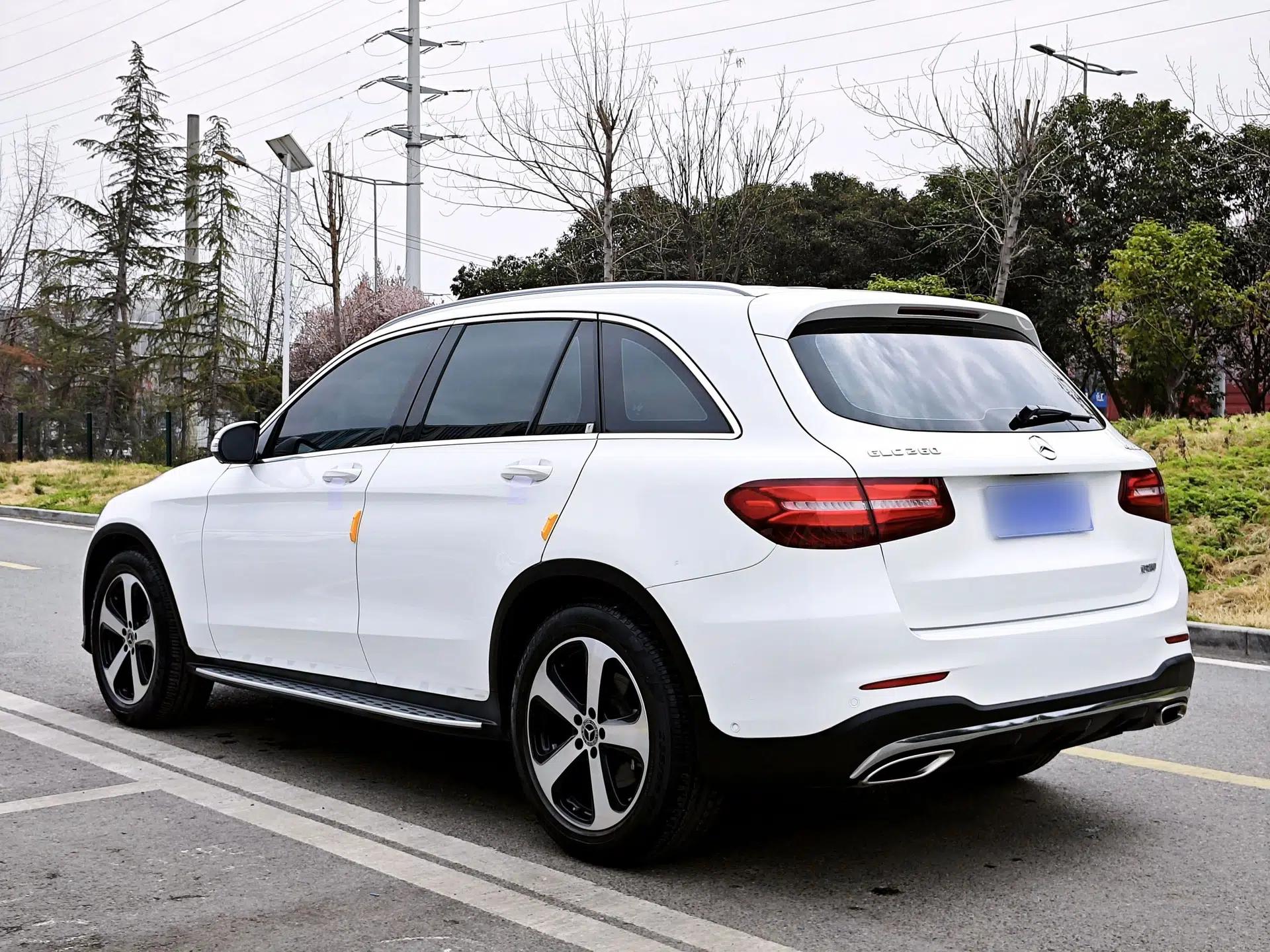 Mercedes-Benz GLC 2019 GLC 260 4MATIC Luxury Model — миниатюра 17