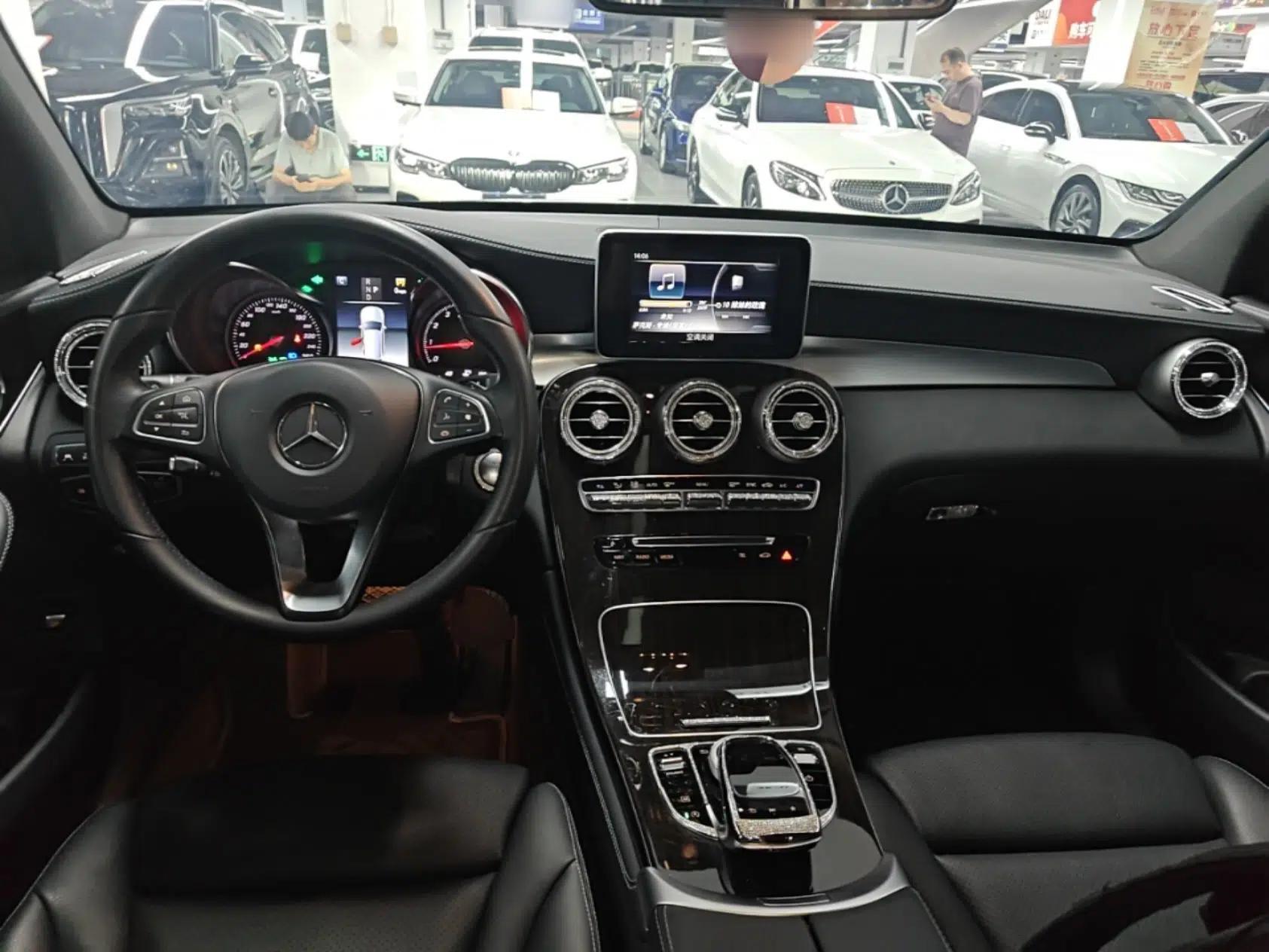 Mercedes-Benz GLC 2019 GLC 260 4MATIC Luxury Model — миниатюра 19