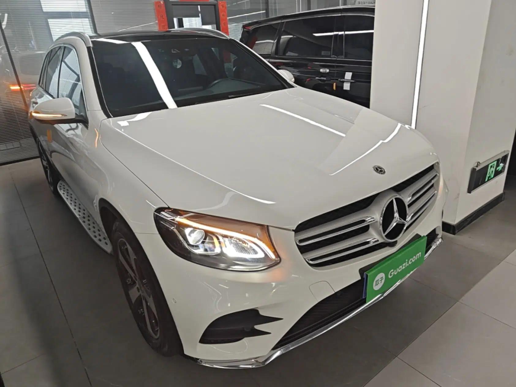 Mercedes-Benz GLC 2019 GLC 260 4MATIC Luxury Model — миниатюра 3