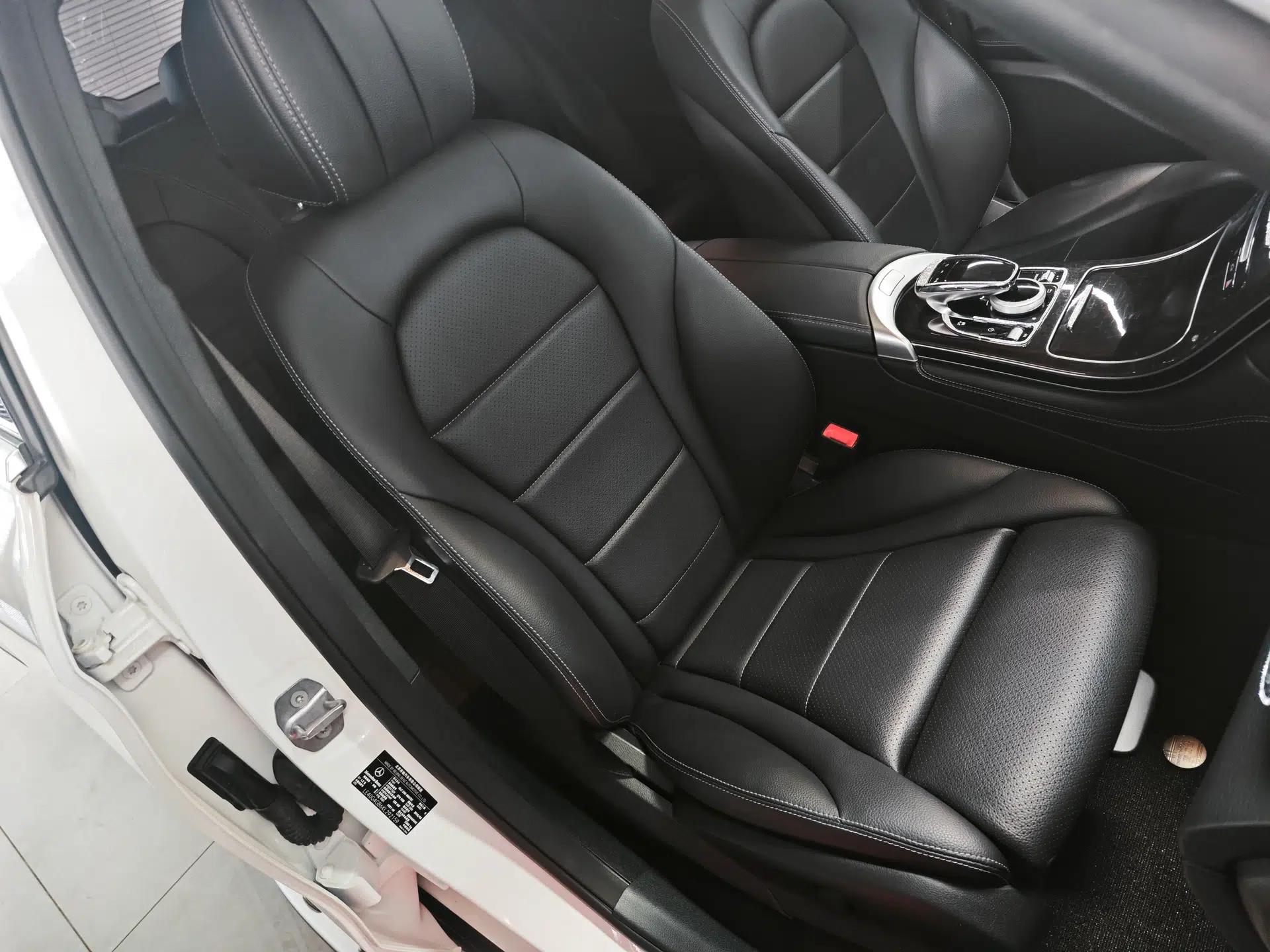 Mercedes-Benz GLC 2019 GLC 260 4MATIC Luxury Model — миниатюра 26