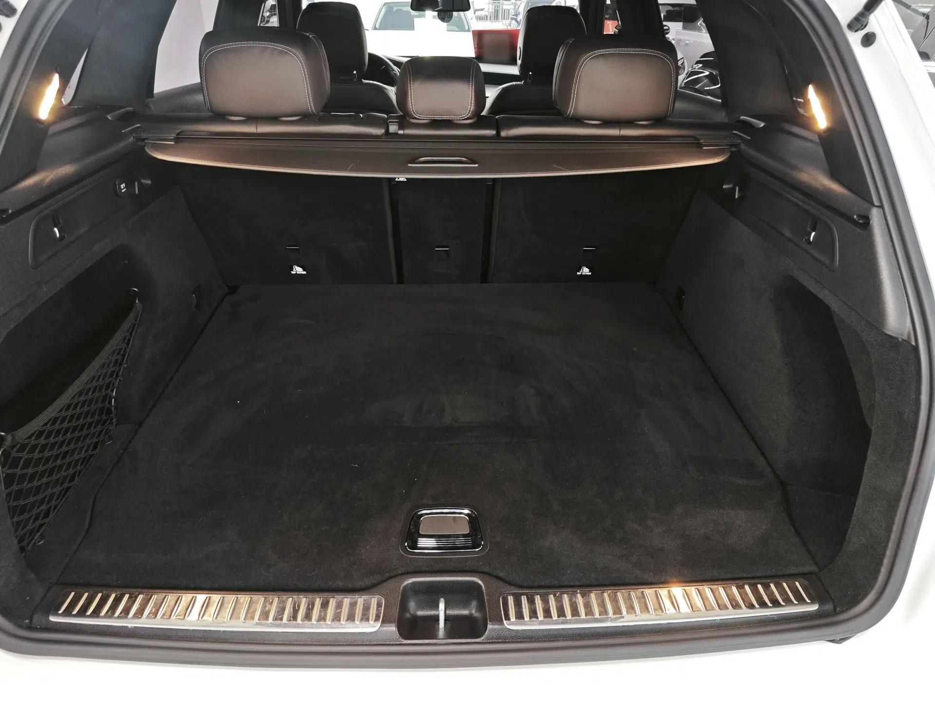 Mercedes-Benz GLC 2019 GLC 260 4MATIC Luxury Model — миниатюра 29