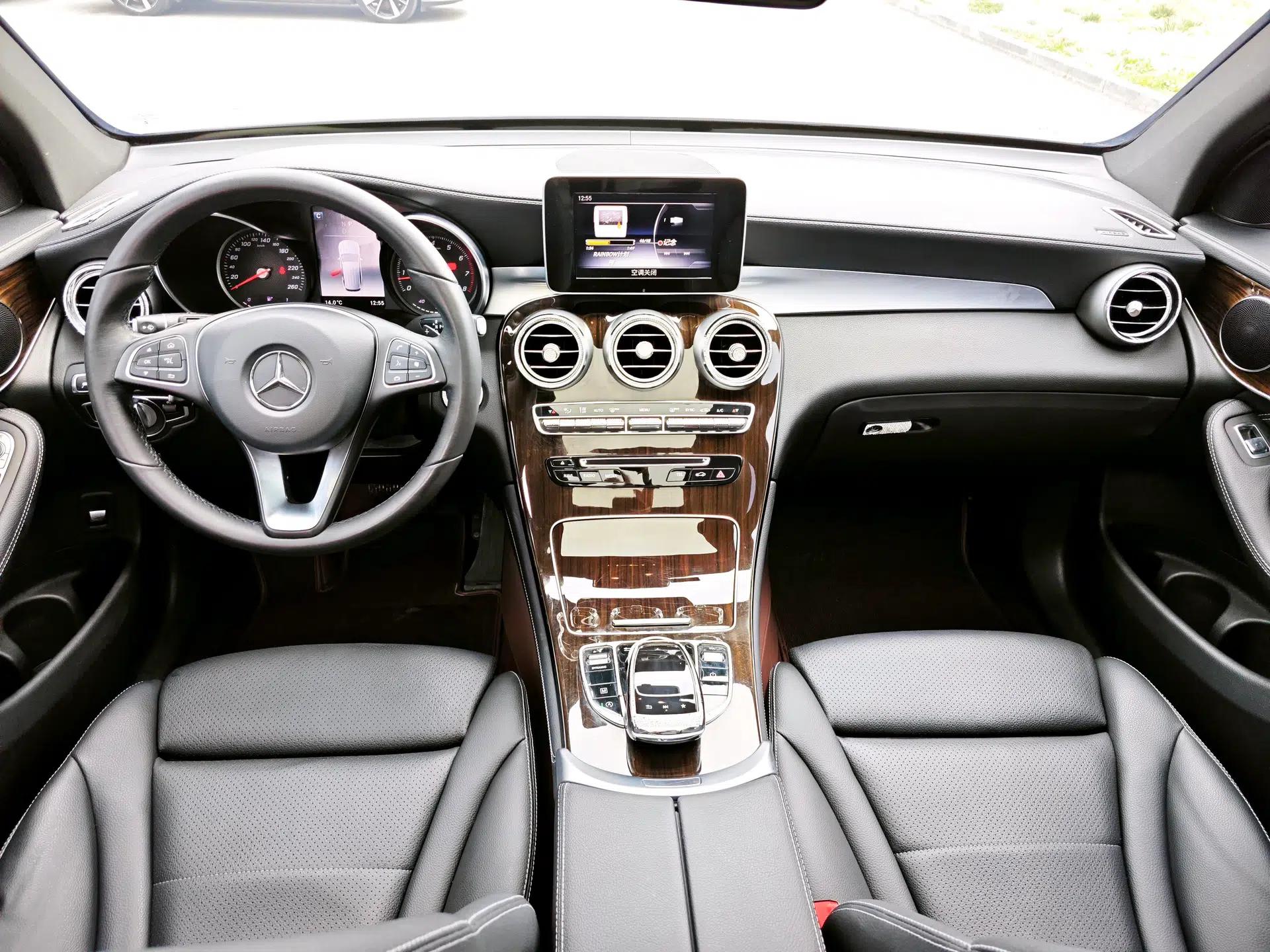 Mercedes-Benz GLC 2019 GLC 260 4MATIC Luxury Model — миниатюра 30
