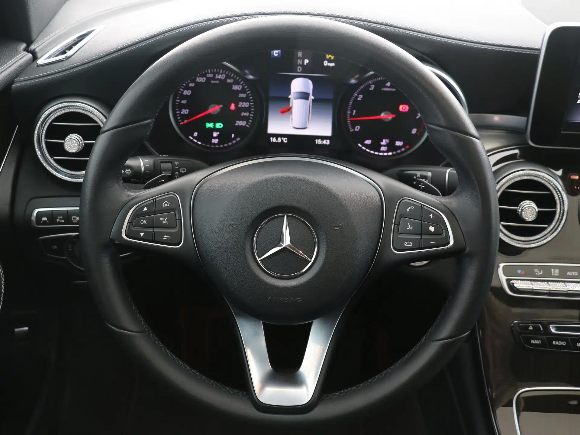 Mercedes-Benz GLC 2019 GLC 260 4MATIC Luxury Model — миниатюра 35