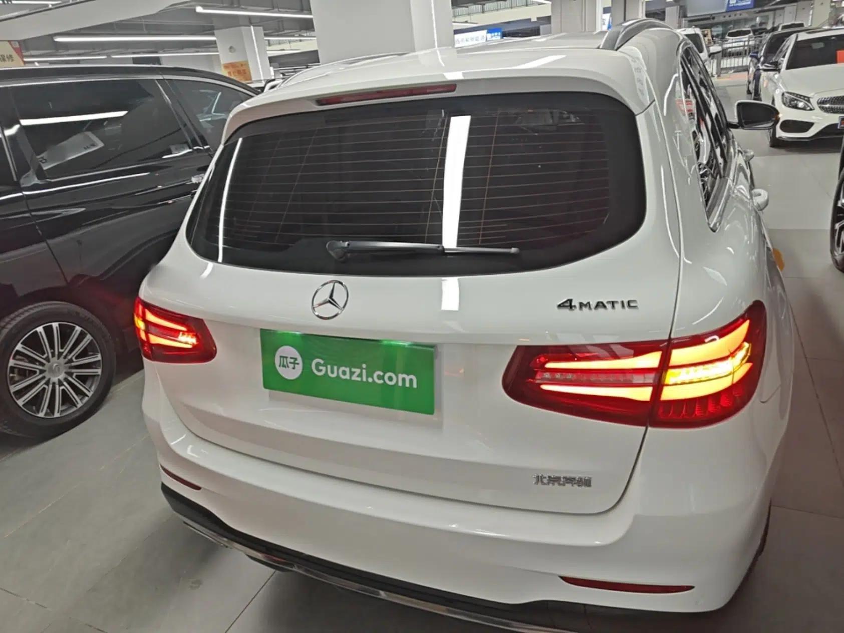 Mercedes-Benz GLC 2019 GLC 260 4MATIC Luxury Model — миниатюра 5