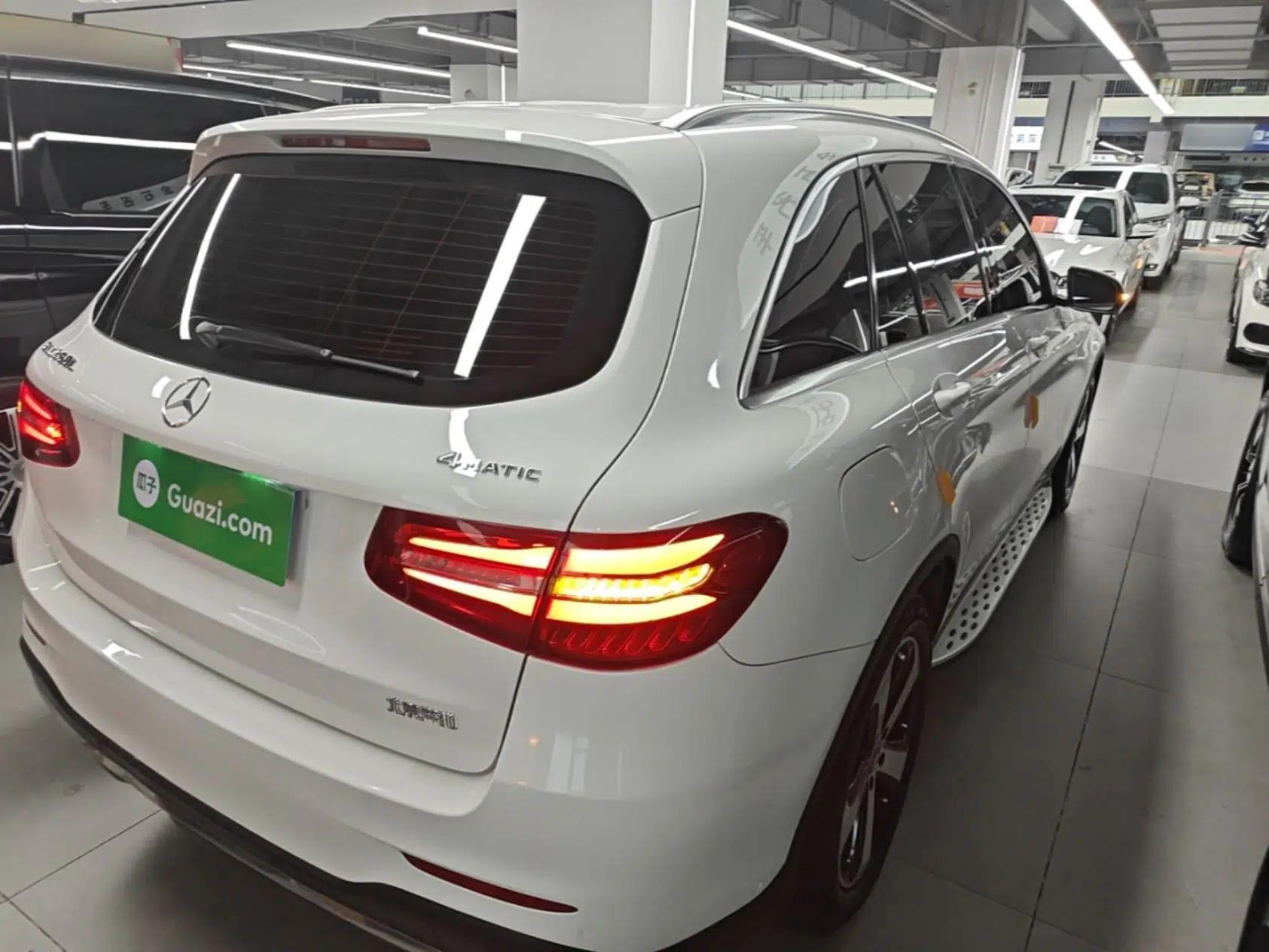 Mercedes-Benz GLC 2019 GLC 260 4MATIC Luxury Model — миниатюра 6
