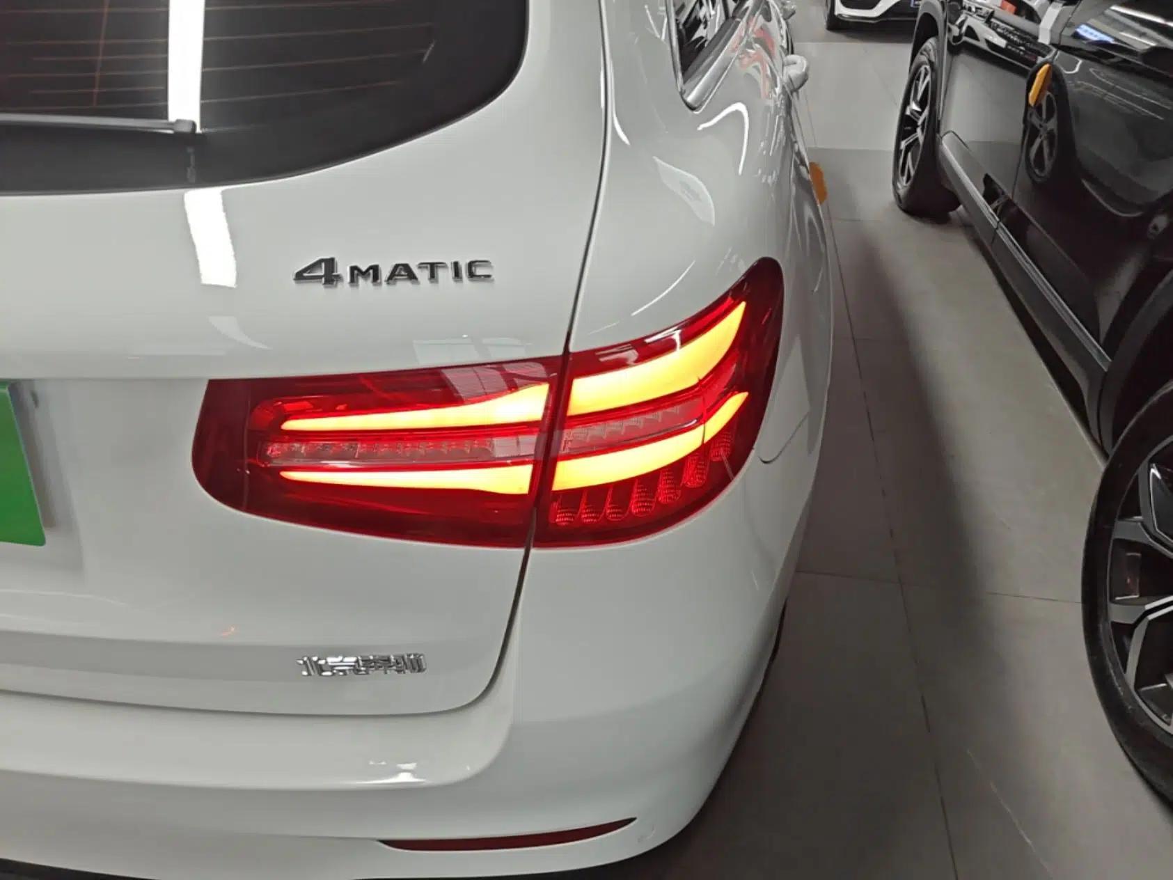 Mercedes-Benz GLC 2019 GLC 260 4MATIC Luxury Model — миниатюра 9