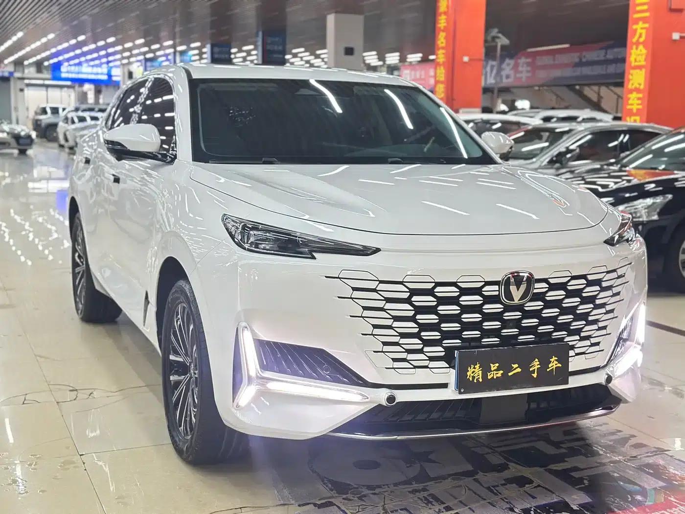 Changan UNI-K 2023 2.0T 2WD Yue Shang Edition — миниатюра 3