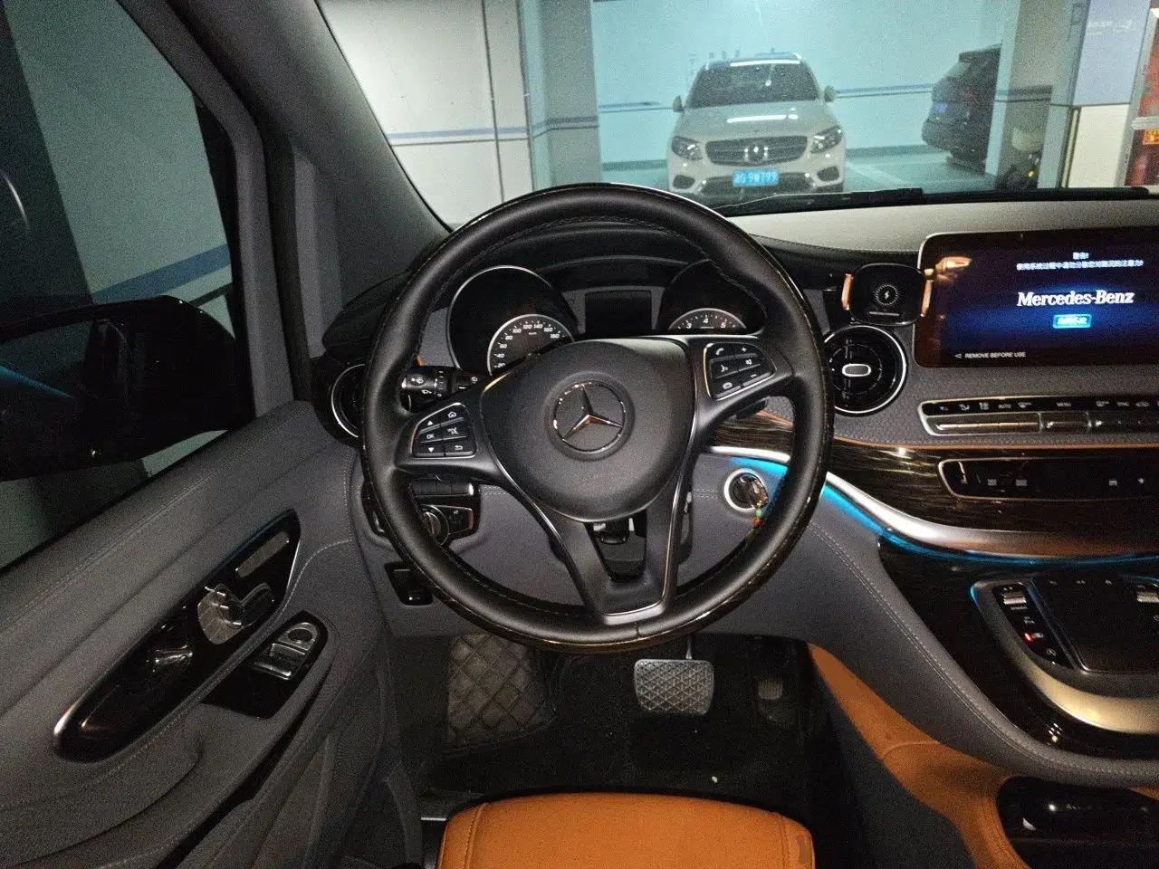 Mercedes-Benz V-Class 2022 V 260 L Long Wheelbase Prestige Edition — миниатюра 10