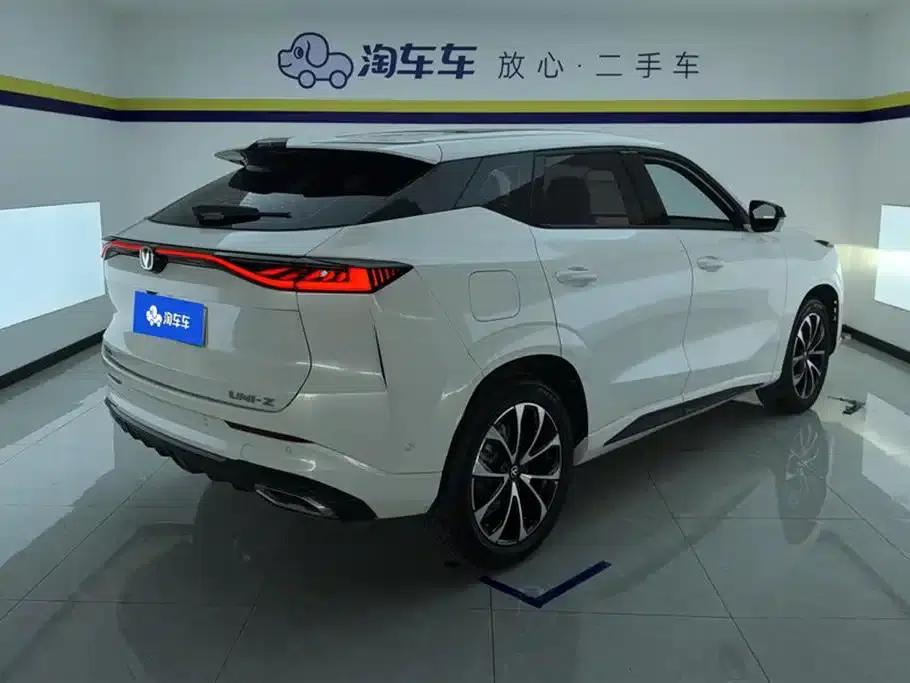 Changan UNI-Z New Energy 2024 Blue Whale Smart Electric iDD 125km Excellent Edition — миниатюра 3