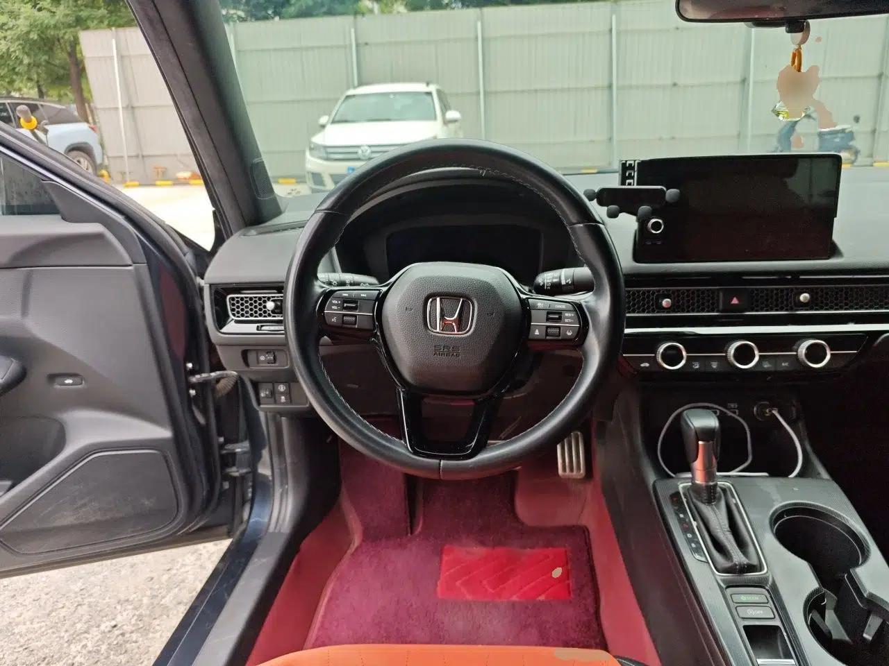 Honda Civic 2022 240TURBO CVT Dynamic Edition — миниатюра 10