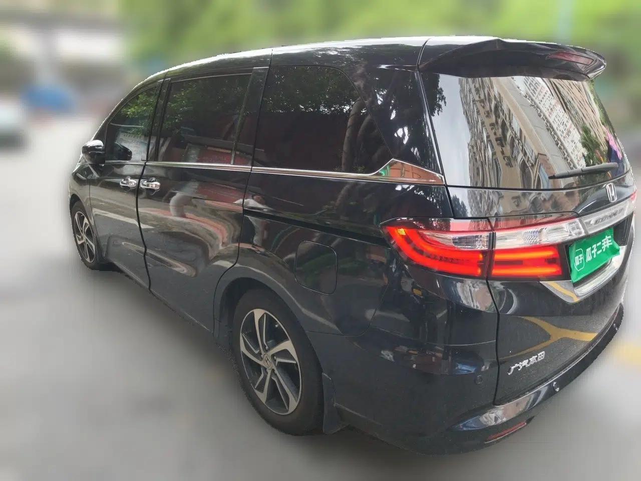 Honda Odyssey 2015 2.4L Smart Edition — миниатюра 4