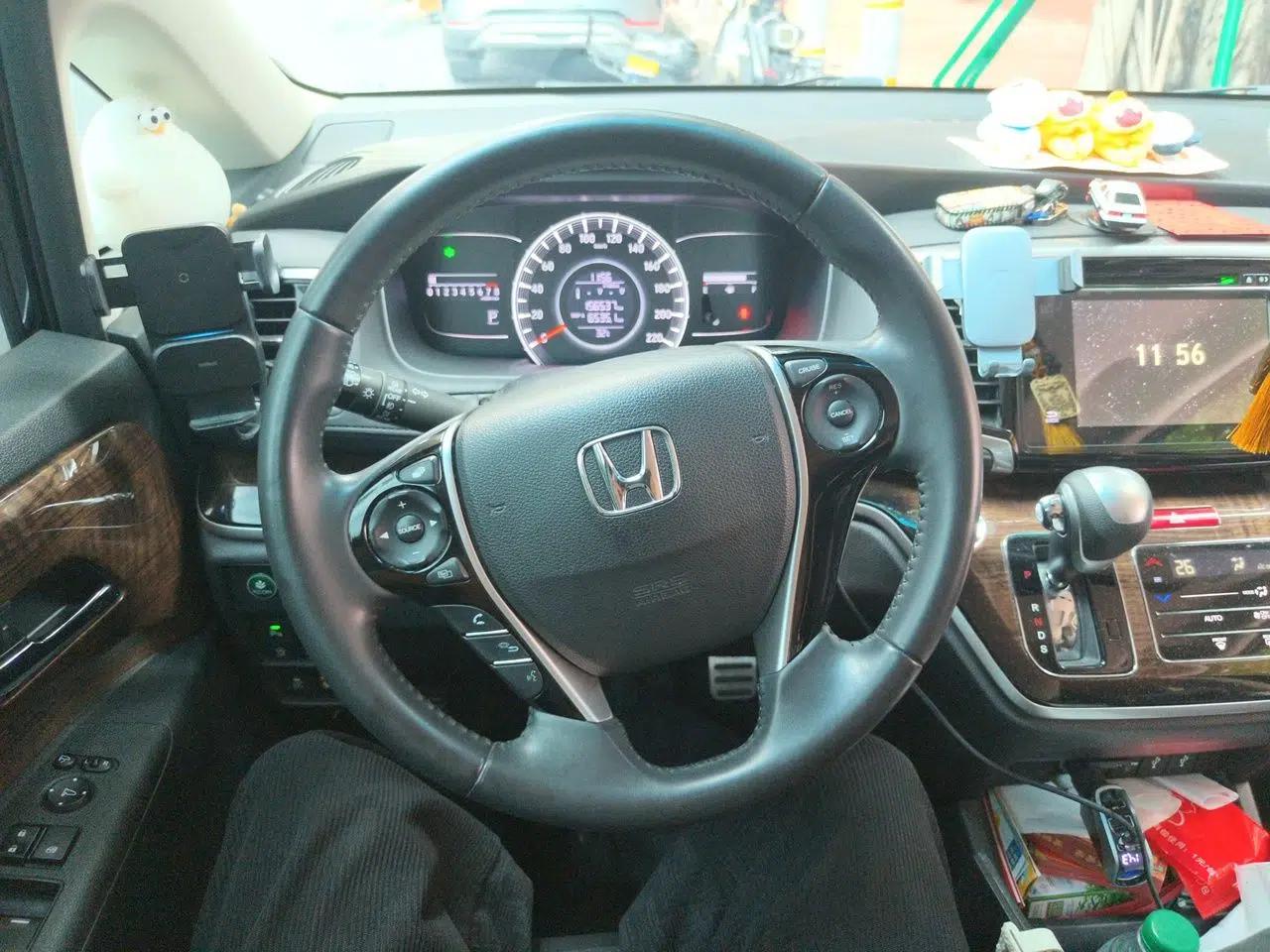 Honda Odyssey 2015 2.4L Smart Edition — миниатюра 10